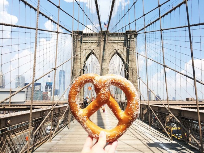 Brooklyn-Bridge-Pretzel